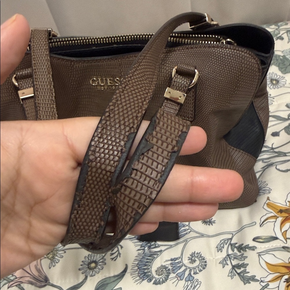 Guess bag - Picture 2 of 4